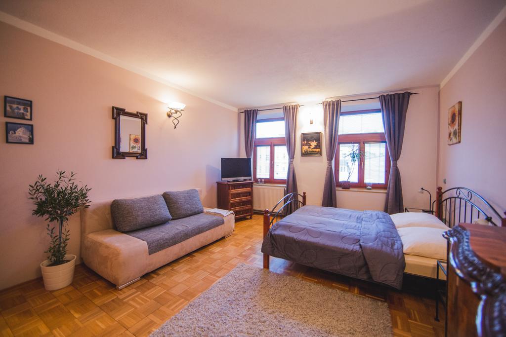 Penzion U Papousku Jindřichŭv Hradec Exterior foto