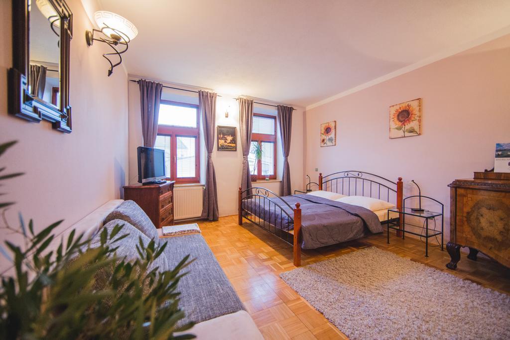 Penzion U Papousku Jindřichŭv Hradec Quarto foto